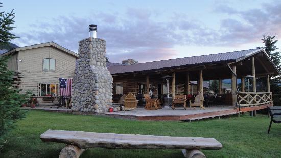 Hubbard's Yellowstone Lodge