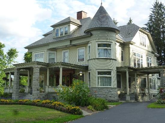 Cornerstone Victorian B & B