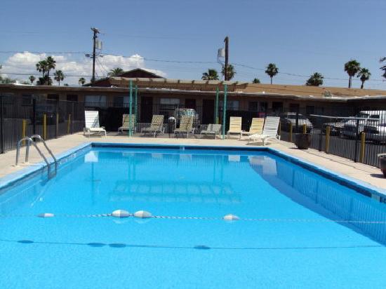 Desert Hills Motel