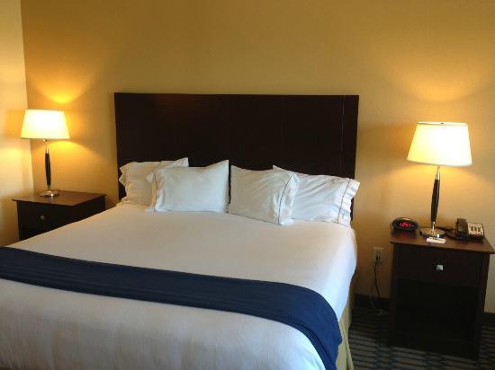 Holiday Inn Express & Suites Andalusia, an IHG Hotel