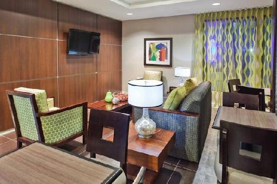 Holiday Inn Express Atlanta West - Theme Park Area, an IHG Hotel