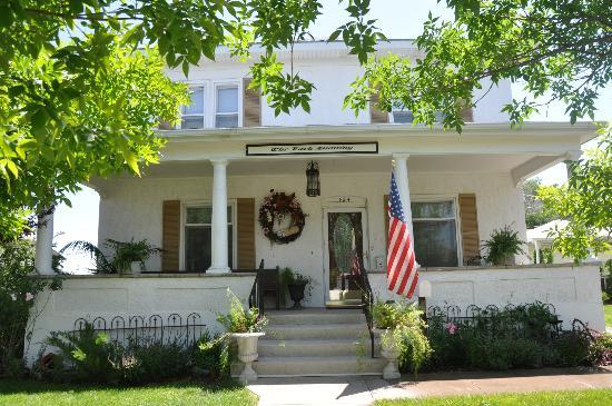 Lark Bunting Bed & Breakfast