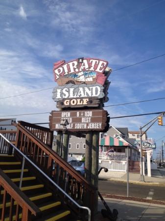 Pirate Island Miniature Golf