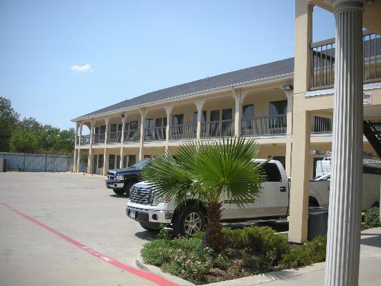 Garden Inn & Suites