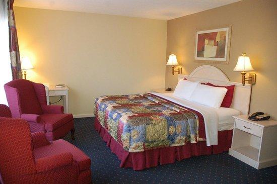 Golden Manor Inn & Suites