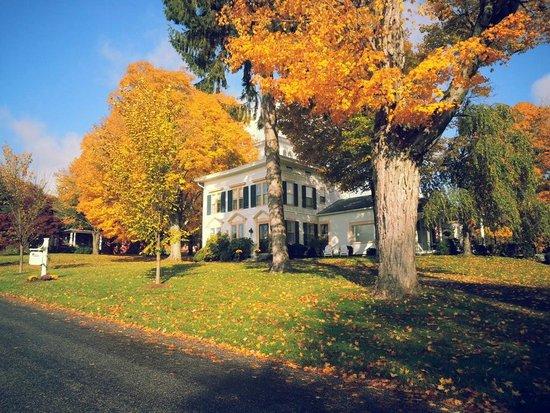 The Sachem Farmhouse Bed & Breakfast