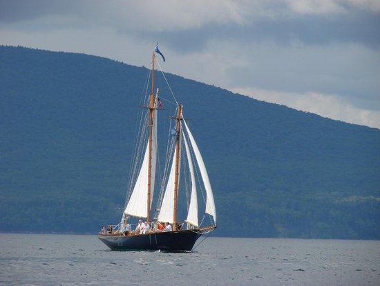 Schooner Lazy Jack II