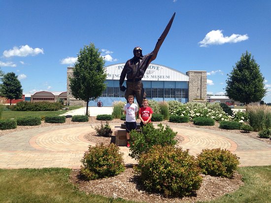 Vintage Wings and Wheels Museum