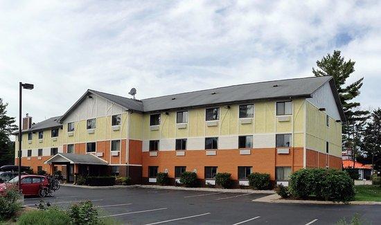 Days Inn & Suites By Wyndham Traverse City