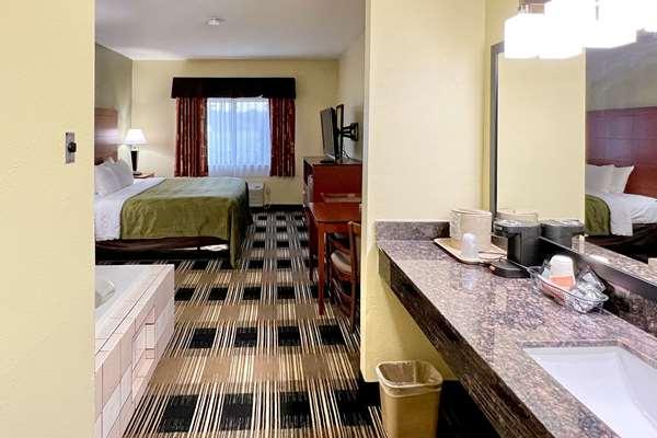 Quality Inn & Suites Wisconsin Dells Downtown - Waterparks Area