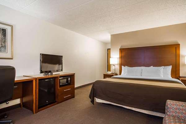 Comfort Inn & Suites Madison - Airport