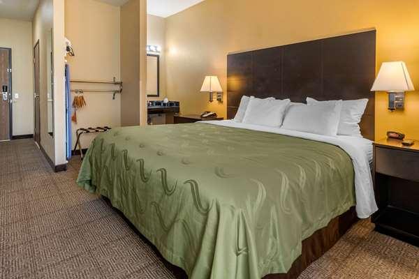 Quality Inn & Suites Lenexa Kansas City