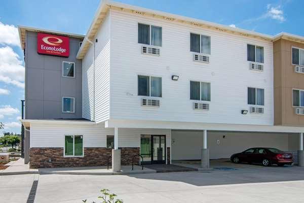 Econo Lodge Inn & Suites