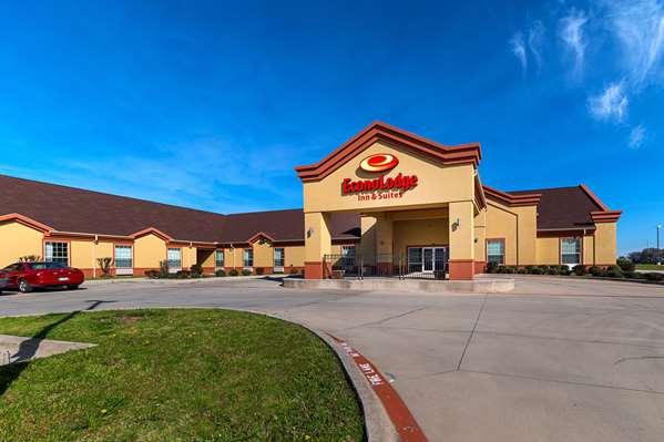 Econo Lodge Inn & Suites Bridgeport