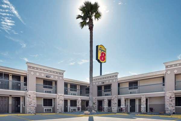 Super 8 by Wyndham McAllen/Downtown/La Plaza Mall