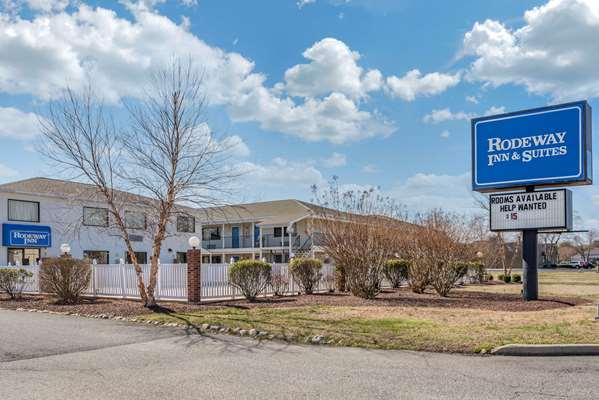 Rodeway Inn & Suites