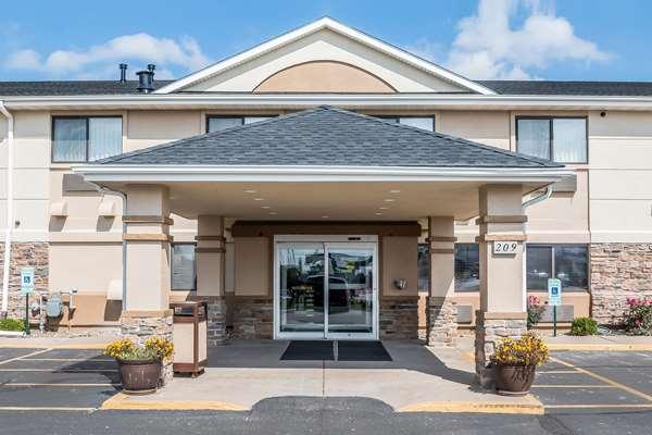 Quality Inn Coralville - Iowa River Landing