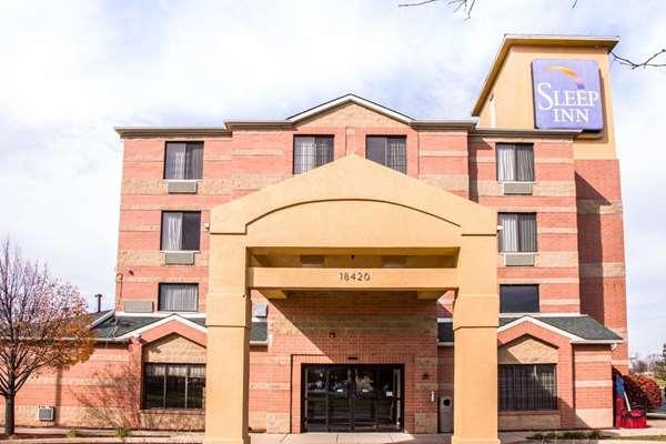 Comfort Inn & Suites near Tinley Park Amphitheater