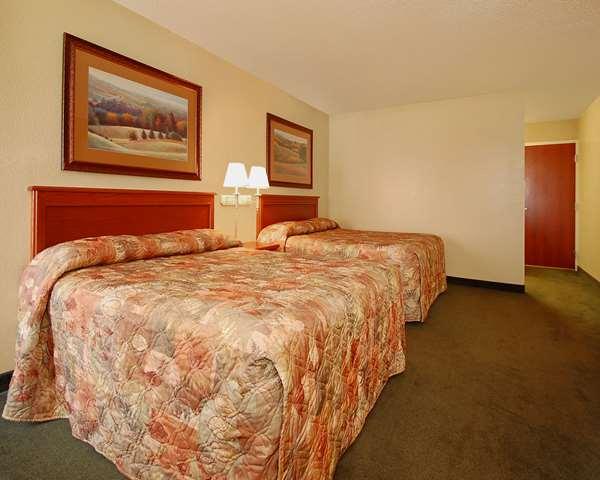 Econo Lodge Inn & Suites