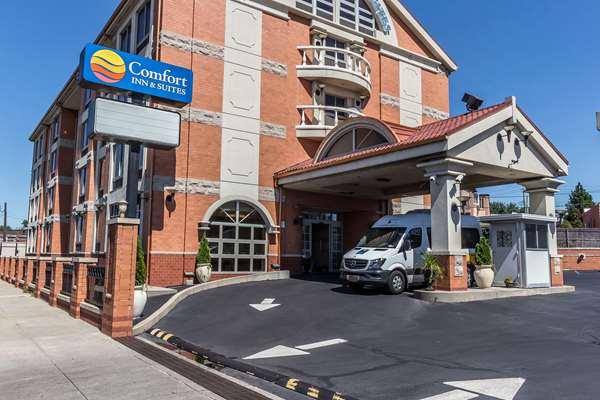 Comfort Inn & Suites LaGuardia Airport