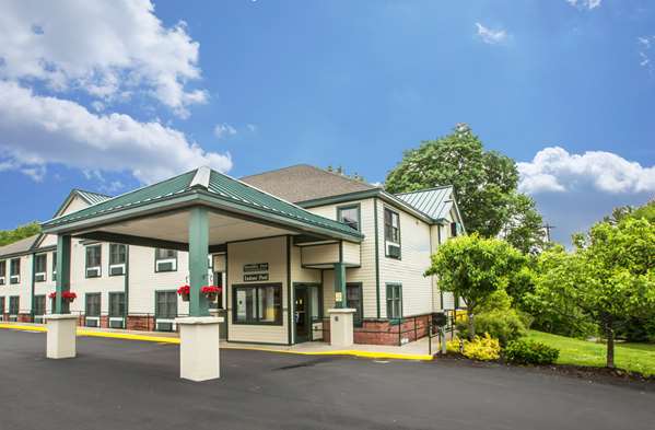 Econo Lodge Glens Falls / Lake George