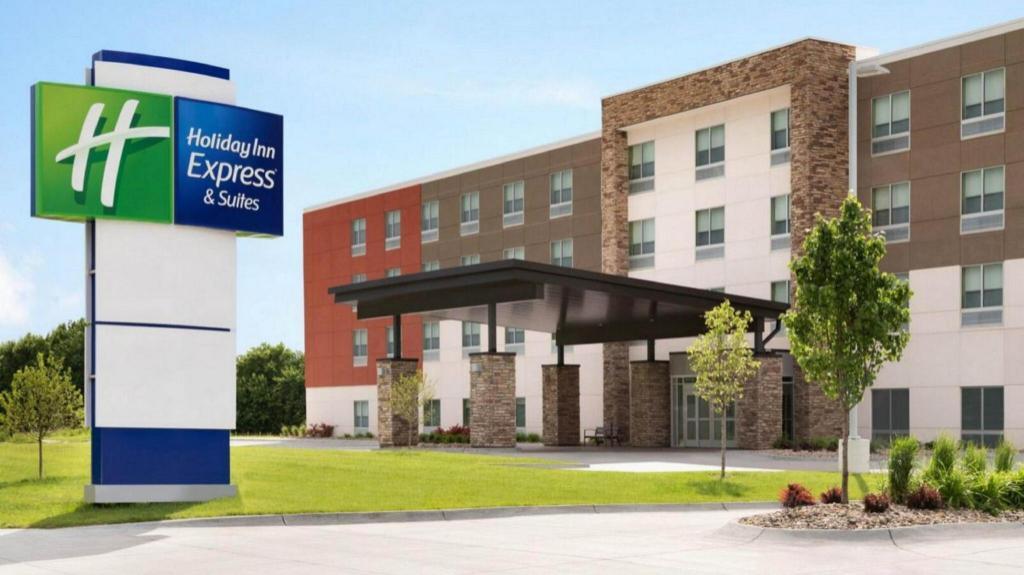 Holiday Inn Express & Suites Yuba City - Marysville, an IHG Hotel