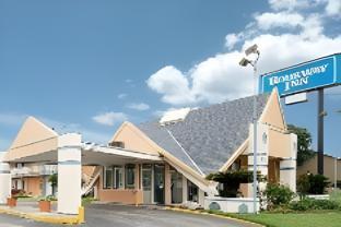 Mid Towne Inn & Suites