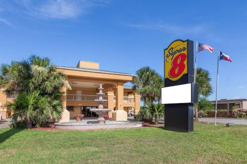 Super 8 By Wyndham Corpus Christi