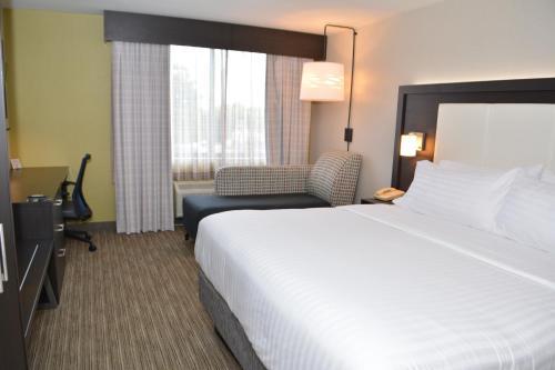 Holiday Inn Express Waterville - North 