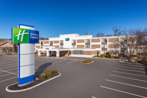 Holiday Inn Express Ramsey-Mahwah, an IHG Hotel