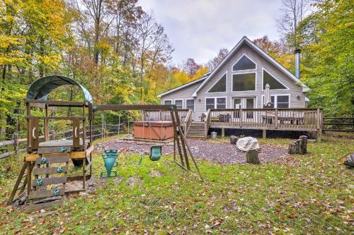 Pocono Lake Home in Resort Community with Hot Tub