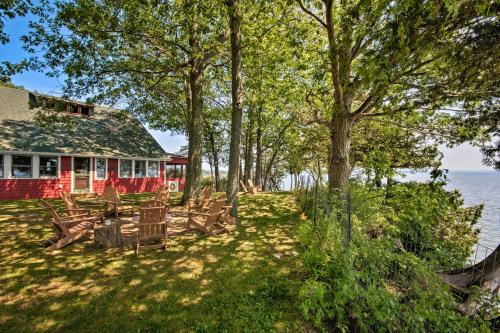 Rustic Lake House on Lake Champlain's Barney Point