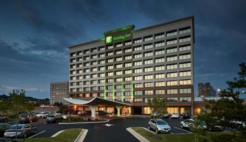 Holiday Inn Alexandria at Carlyle