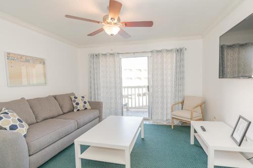 Available Mardi Gras  Updated Beachfront Condo