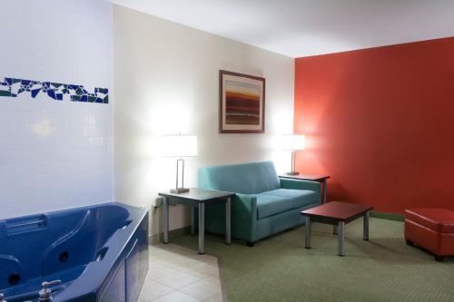 Holiday Inn Express Hotel and Suites Brownsville