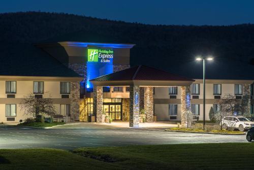 Holiday Inn Express & Suites Cooperstown, an IHG Hotel