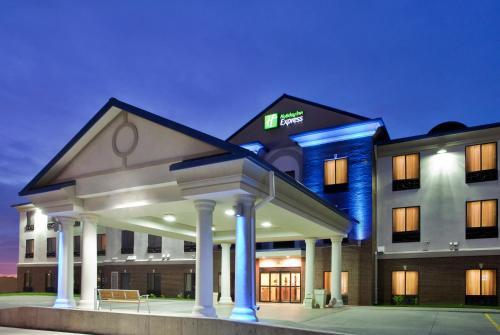 Holiday Inn Express Hotel & Suites McPherson