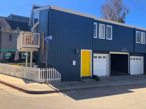 Colorful Capitola Village Cottage