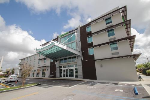 Holiday Inn Express & Suites Miami Airport East, an IHG Hotel