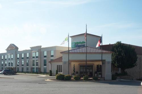 Holiday Inn Express Hickory-Hickory Mart