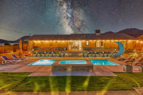 Bella Luna Retreat - Saltwater Pool and Hot Tub