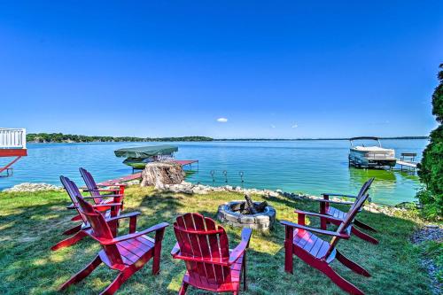 Kegonsa Lake and Boat House with Outdoor Oasis!