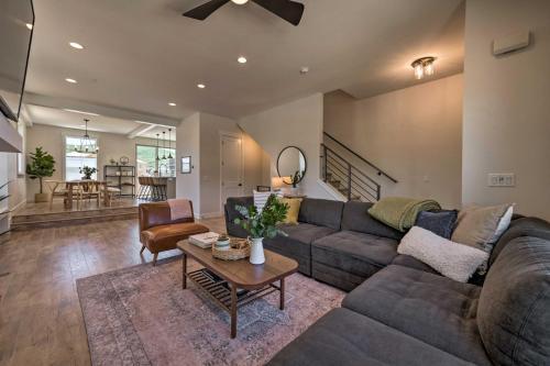 Beautiful Modern Townhome - 6 Mi to Park City!