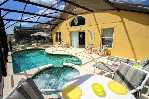 Allamanda 4 Bed Vacation Home Pool and Spa Kissimmee