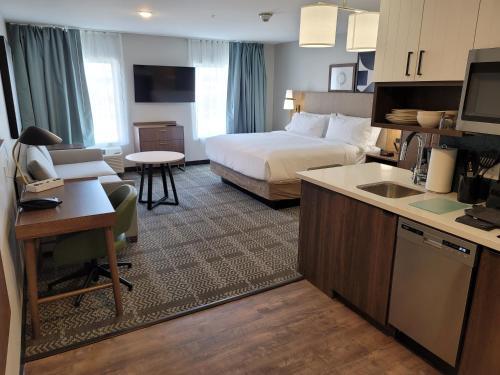 Staybridge Suites Louisville - Expo Center, an IHG Hotel