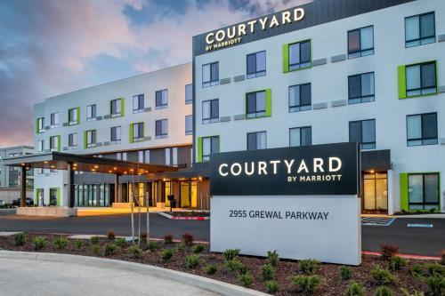 Courtyard By Marriott Modesto North