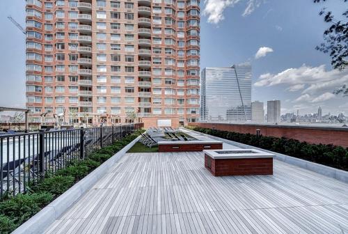 Global Luxury Suites at Jersey City Waterfront