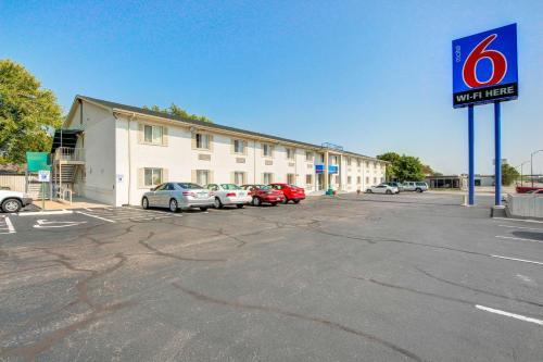 Motel 6-Wichita KS