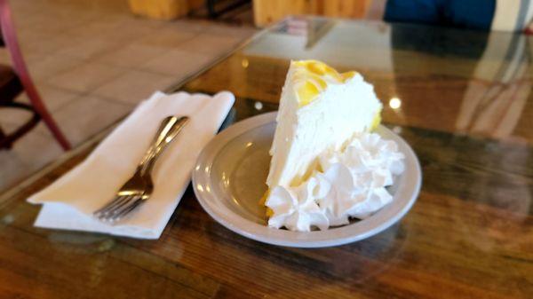 Lemon cream pie