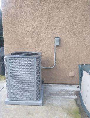 18 SEER 2 stage General Electric AC condenser unit. This model is  very quiet and efficient